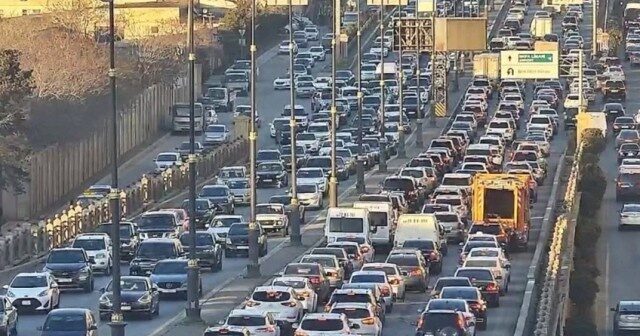 13 istiqamətdə tıxac var – Sürücülərin nəzərinə!