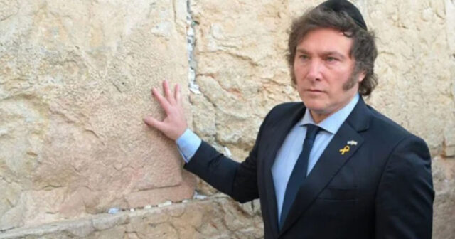 Ağlama Divarında göz yaşlarını saxlaya bilmədi – VİDEO