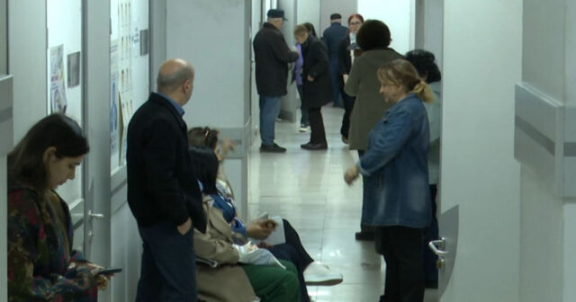 Yasamalda 16 saylı poliklinikada növbə PROBLEMİ – VİDEO