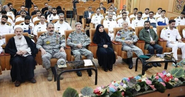 104 nəfərin öldüyü İran esminesinin sağ qalan heyəti 104 nəfərin öldüyü İran esminesinin sağ qalan heyəti