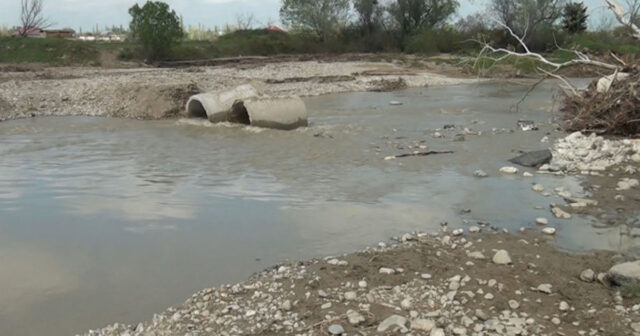 Şabranda bir ay əvvəl selin dağıtdığı körpü hələ də bərpa edilməyib – VİDEO