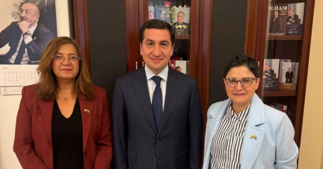 Hikmət Hacıyev Kolumbiya XİN rəhbərinin müavini ilə görüşüb