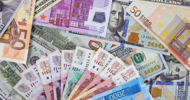 Avro və rubl ucuzlaşdı