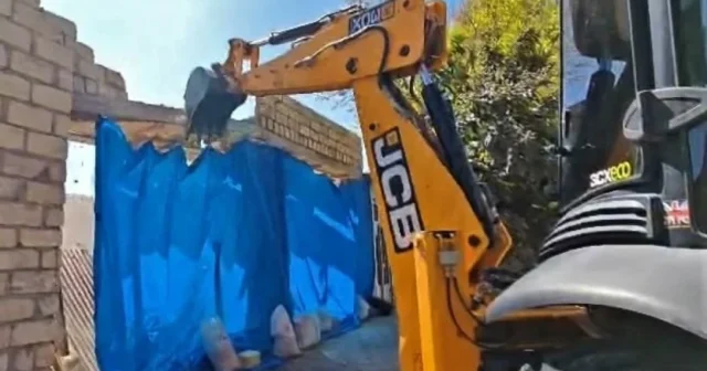 Azərbaycanda bu binanı SÖKDÜLƏR