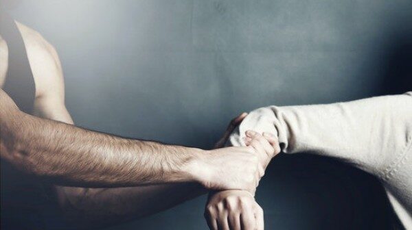 DƏHŞƏT:  Gənci vəhşicəsinə döyüb, qaçırdılar – Görüntülər yayıldı
