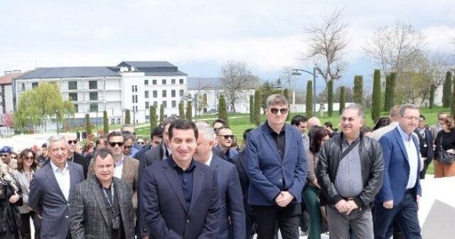 Xarici diplomatlar Xankəndidə Zəfər Parkında