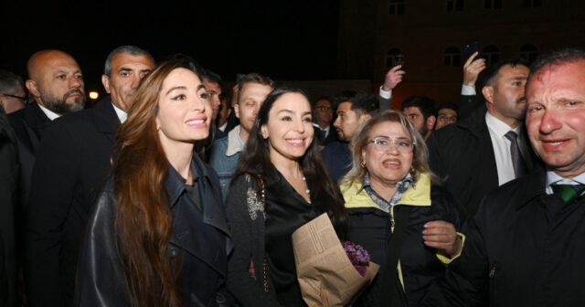 Prezidentin qızları Beynəlxalq Xalça Festivalında – FOTOLAR